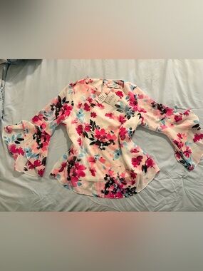 Kasper White Floral Bell Sleeve Blouse with Pink & Blue Accents